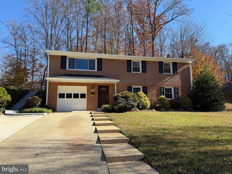 4721 Springbrook Dr, Annandale, VA 22003