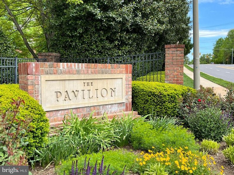 6990 Falls Reach Dr #313, Falls Church, VA 22043