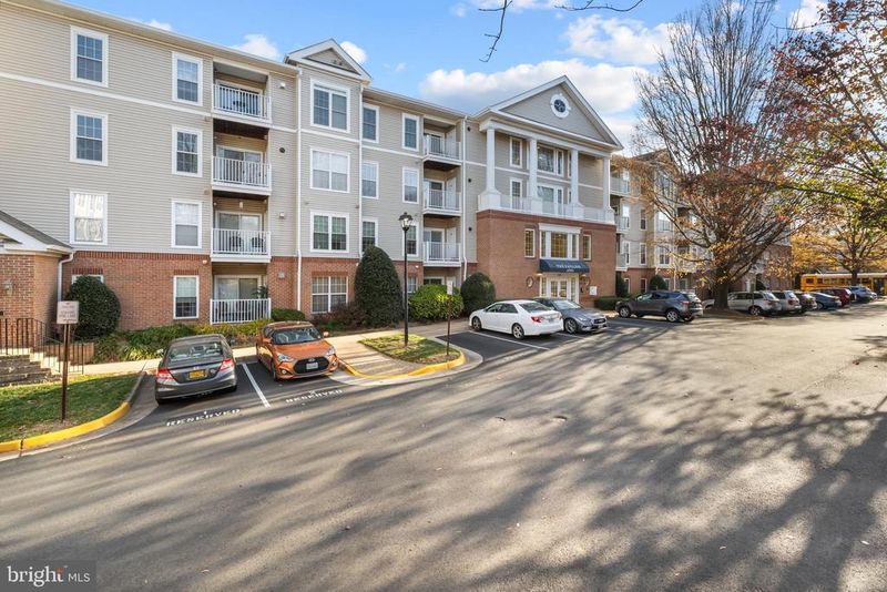 6990 Falls Reach Dr #313, Falls Church, VA 22043