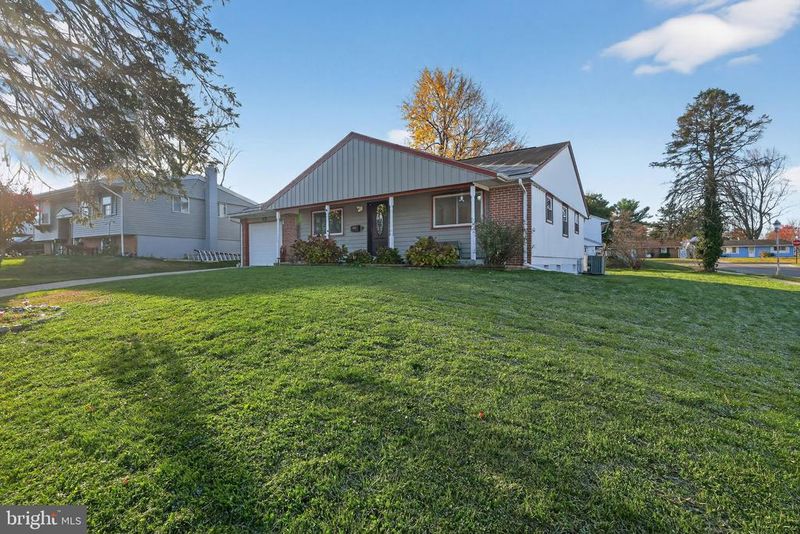 286 Pinoak Ln, Frederick, MD 21701