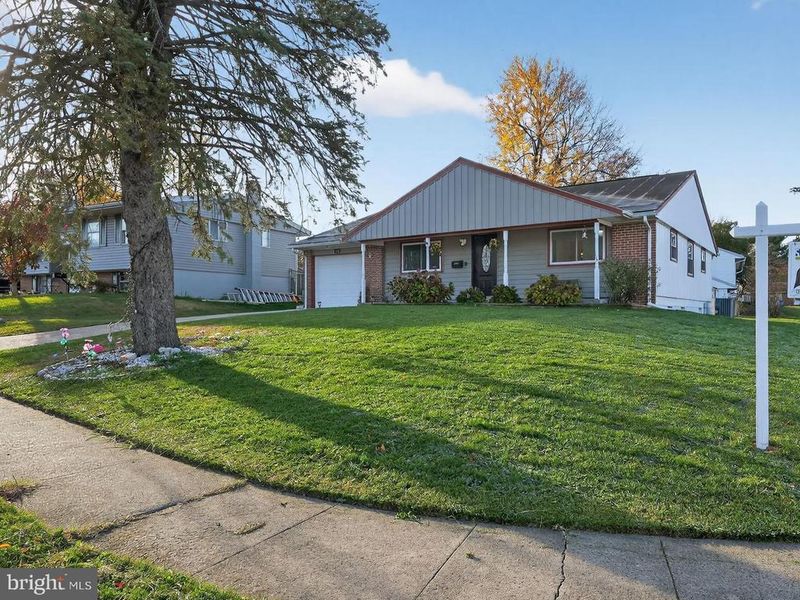 286 Pinoak Ln, Frederick, MD 21701