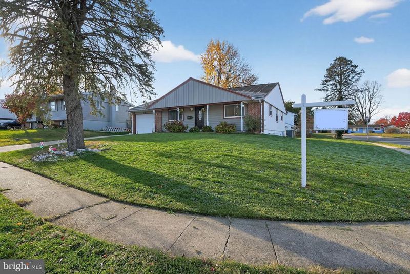 286 Pinoak Ln, Frederick, MD 21701