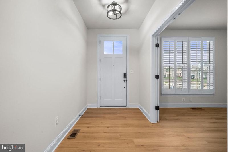 9516 Kimbleton Hall Loop, Manassas Park, VA 20111