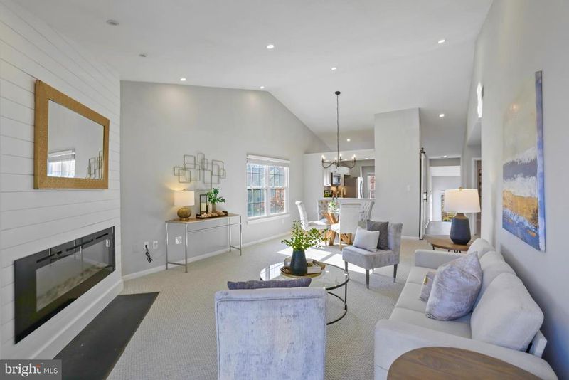 2867 Yarling Ct, Falls Church, VA 22042