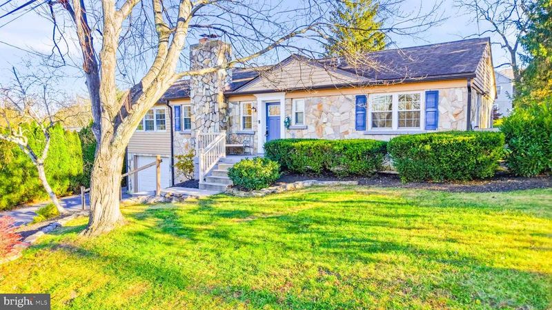 709 N Warfield Dr, Mount Airy, MD 21771