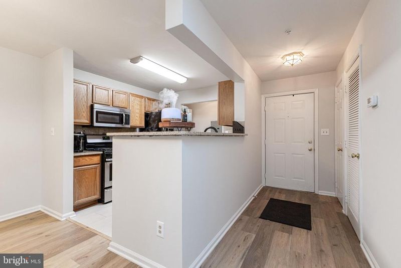 8091 Lacy Dr #201, Manassas, VA 20109