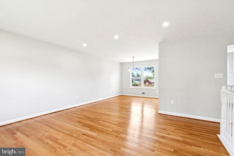 3805 Bedford Dr, Jefferson, MD 21755