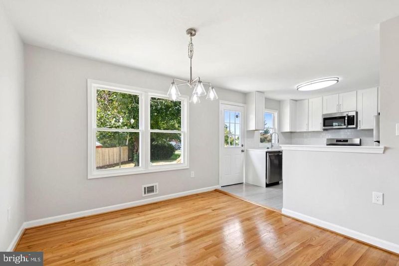 3805 Bedford Dr, Jefferson, MD 21755