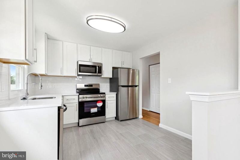 3805 Bedford Dr, Jefferson, MD 21755