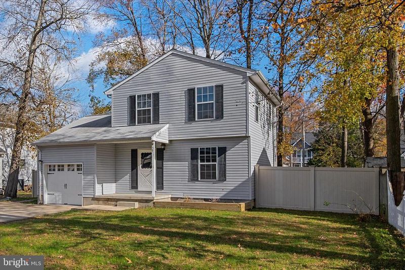 5977 3rd St, Deale, MD 20751