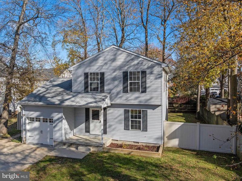 5977 3rd St, Deale, MD 20751