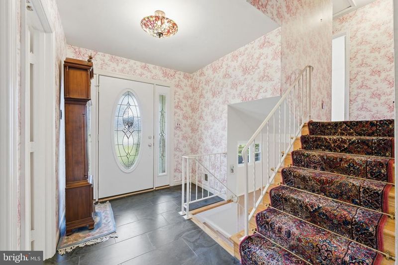 2631 E Meredith Dr, Vienna, VA 22181