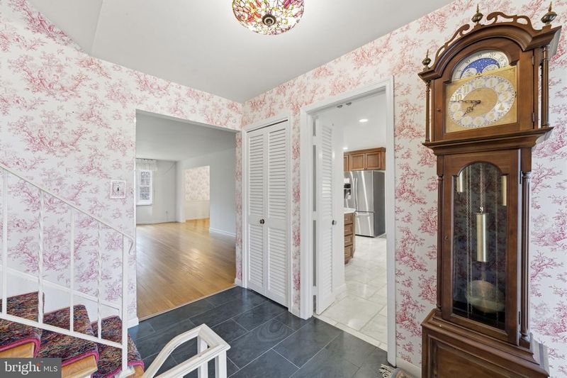 2631 E Meredith Dr, Vienna, VA 22181