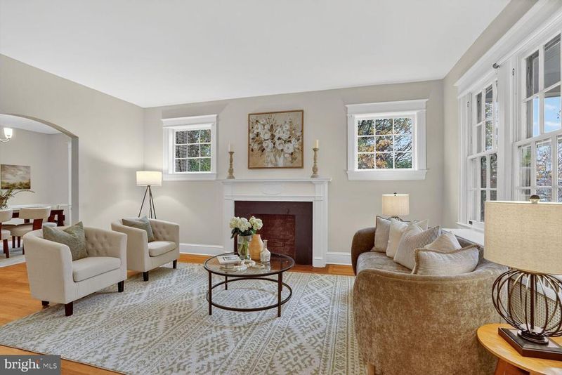 4214 37th St NW, Washington, DC 20008