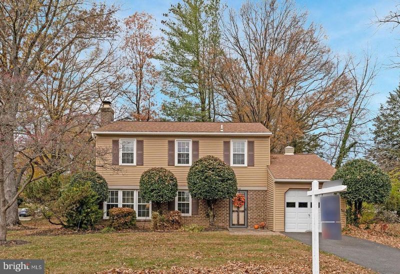 1716 Sadlers Wells Dr, Herndon, VA 20170