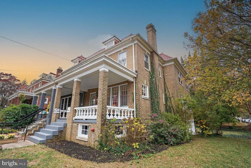 4214 37th St NW, Washington, DC 20008