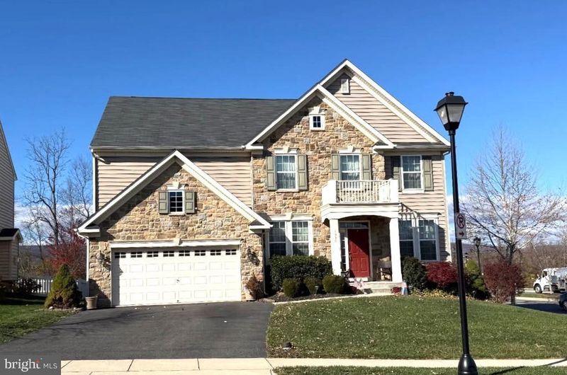 1900 Crestone Dr, Frederick, MD 21702