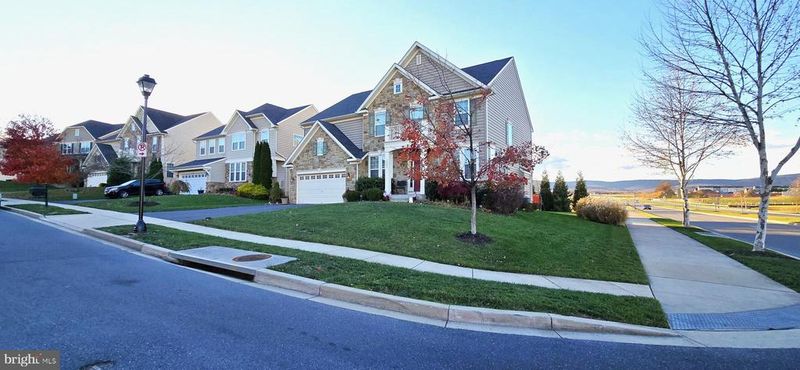 1900 Crestone Dr, Frederick, MD 21702