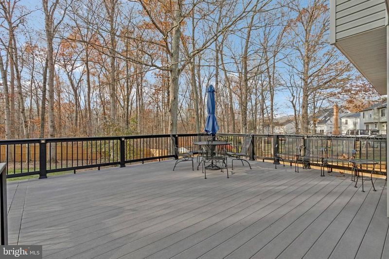 814 Potomac Ridge Ct, Sterling, VA 20164