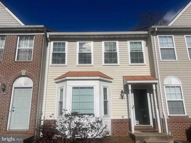 8922 Royal Astor Way, Fairfax, VA 22031