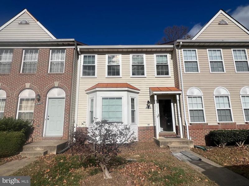8922 Royal Astor Way, Fairfax, VA 22031