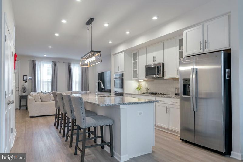 18245 Summit Pointe Dr, Triangle, VA 22172