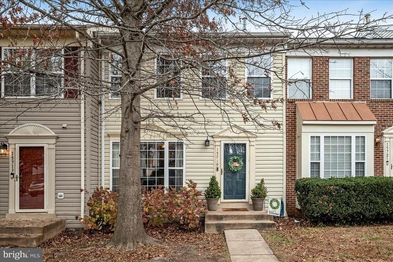 15719 London Pl, Dumfries, VA 22025