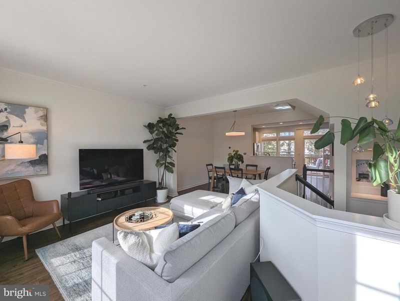 2922 Huntington Grove Sq, Alexandria, VA 22306