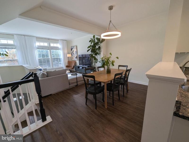 2922 Huntington Grove Sq, Alexandria, VA 22306
