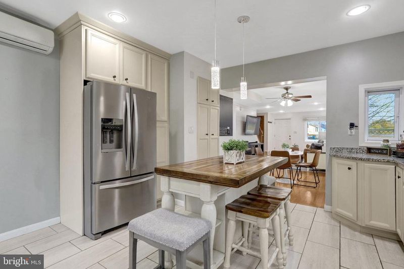 6828 Kenyon Dr, Alexandria, VA 22307