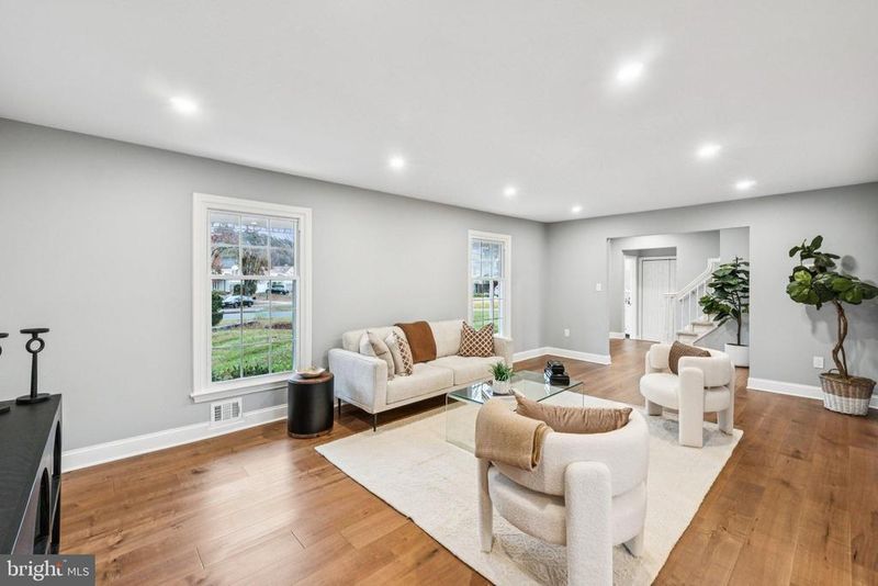 8624 Wild Olive Dr, Potomac, MD 20854