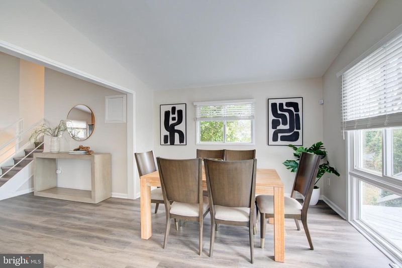 4103 Ivanhoe Ln, Alexandria, VA 22310