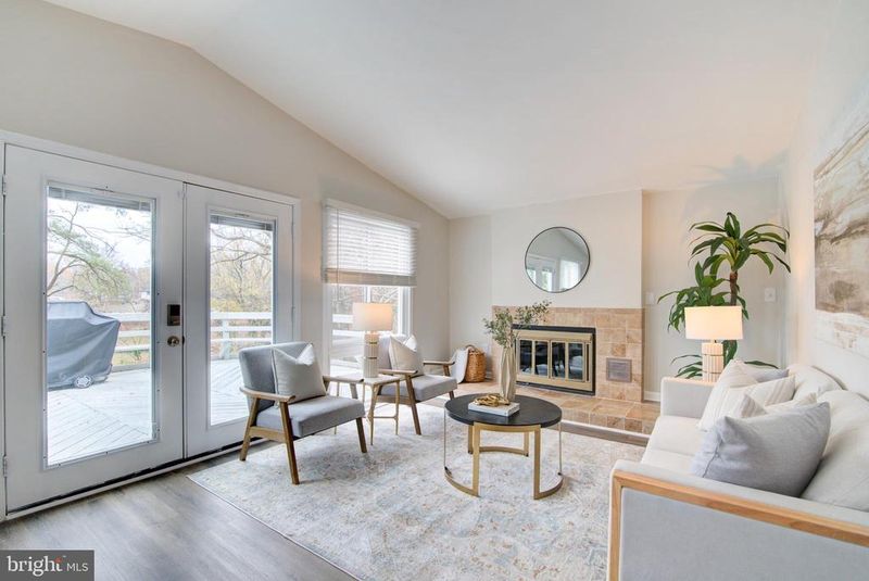 4103 Ivanhoe Ln, Alexandria, VA 22310