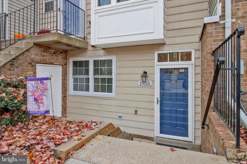 1955 Pawlet Dr, Crofton, MD 21114