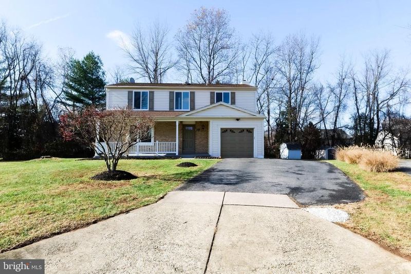 17 Thornhurst Ct, Olney, MD 20832