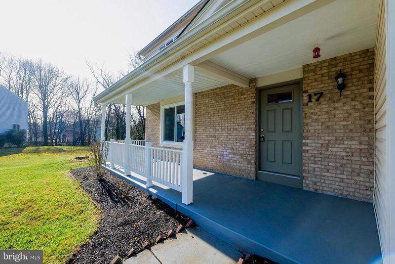 17 Thornhurst Ct, Olney, MD 20832