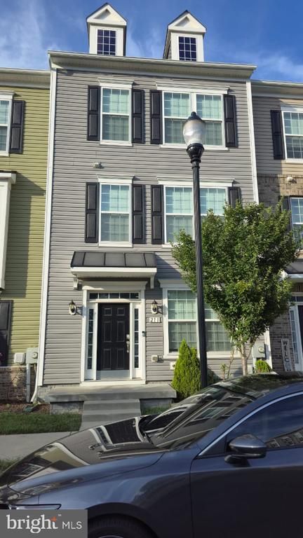 211 Spring Bank Ave, Frederick, MD 21701