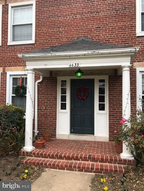 4439 36th St S #B2, Arlington, VA 22206