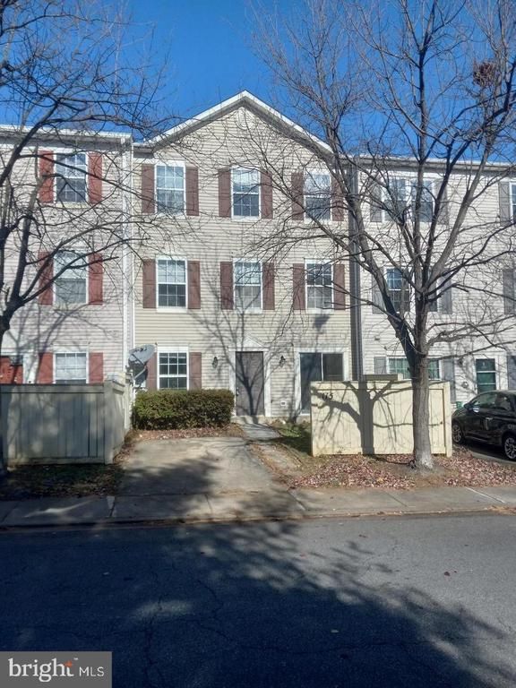 115 Heathfield Dr, Frederick, MD 21702