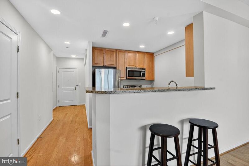 11700 Old Georgetown Rd #714, Rockville, MD 20852