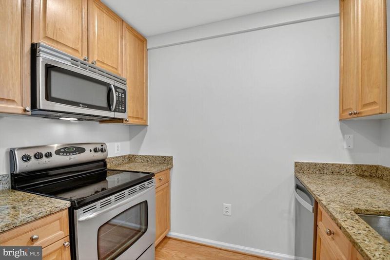 11700 Old Georgetown Rd #714, Rockville, MD 20852