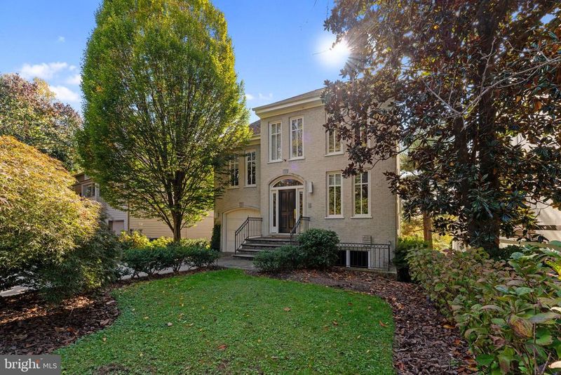 4628 Charleston Ter NW, Washington, DC 20007