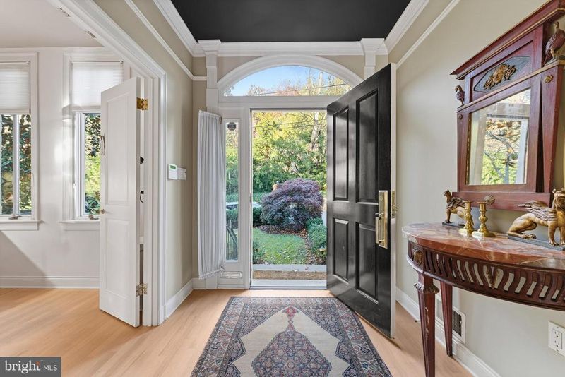 4628 Charleston Ter NW, Washington, DC 20007