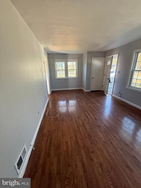 7003 Fairwood Rd, Hyattsville, MD 20784
