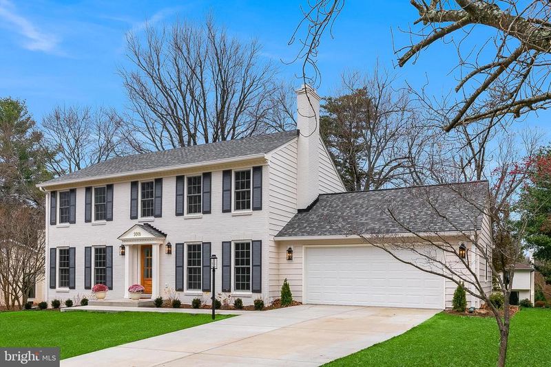 9918 Lindel Ln, Vienna, VA 22181