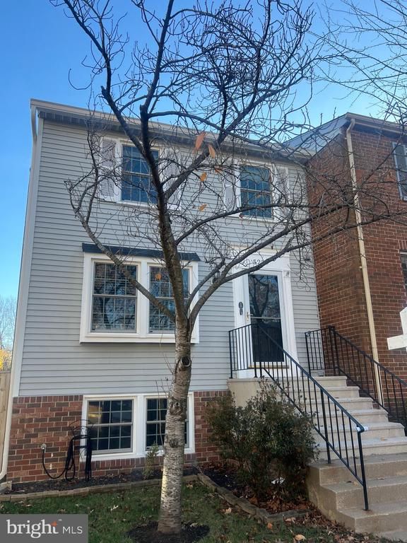 5239 Saint Genevieve Pl, Alexandria, VA 22315