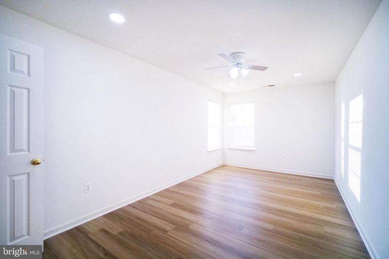 20203 Hopi Dr, Ashburn, VA 20147