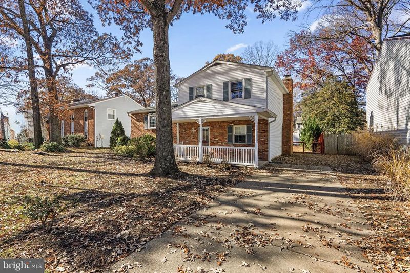 10 Holly Rd, Severna Park, MD 21146