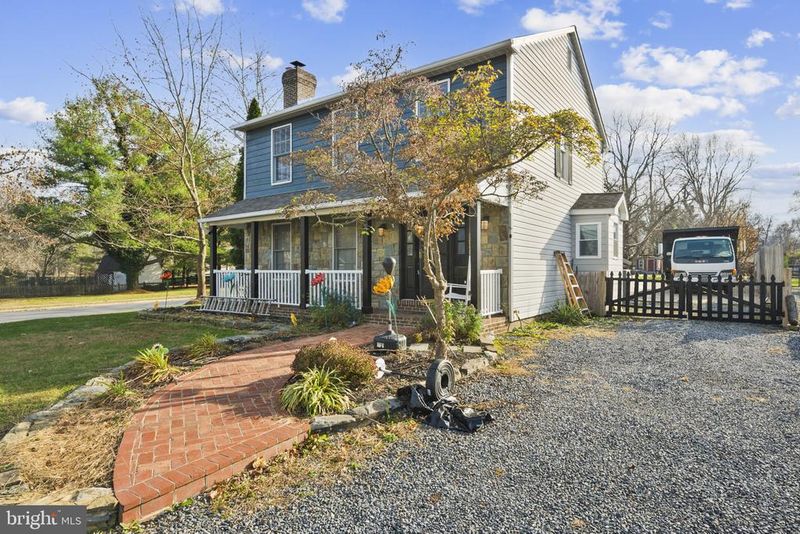 220 E Colonial Hw, Hamilton, VA 20158