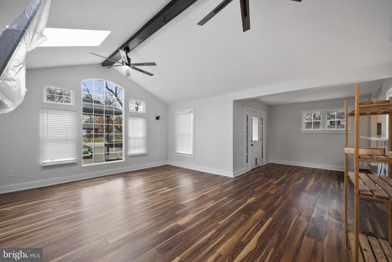 220 E Colonial Hw, Hamilton, VA 20158